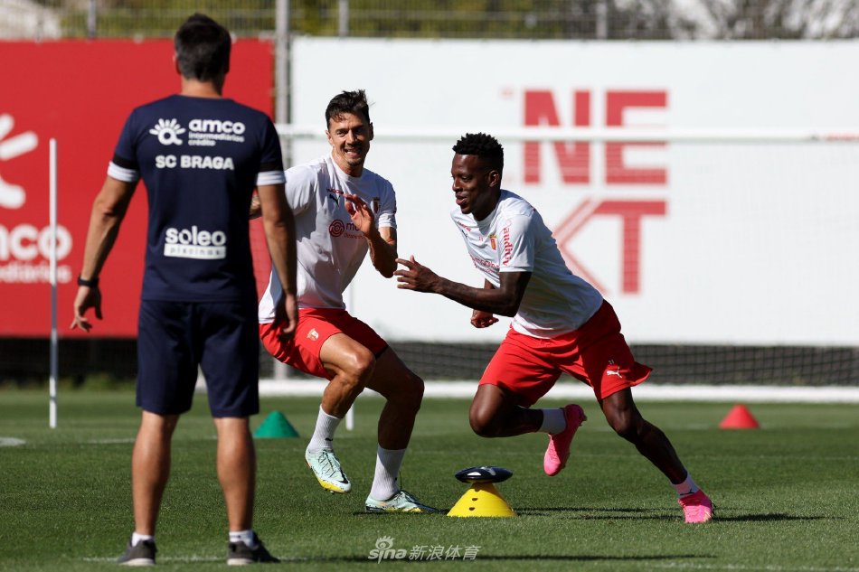 一个在生活 一个在生活