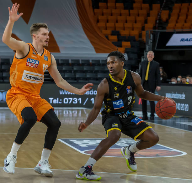 字母哥贯穿 字母哥贯穿