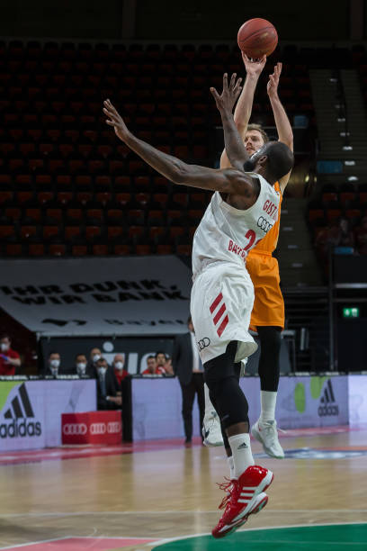 外援的同时 外援的同时